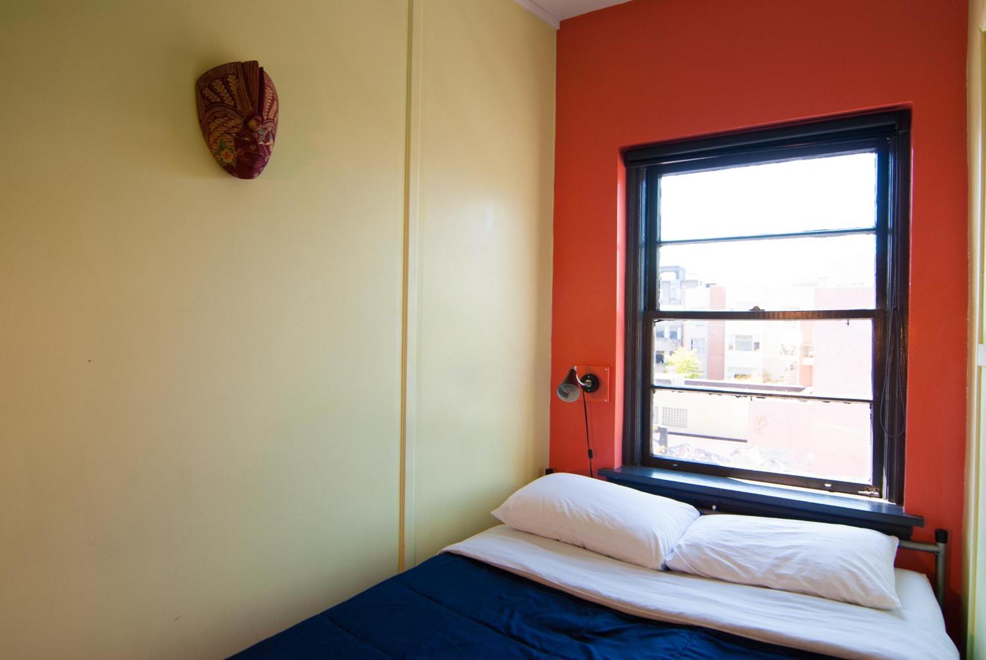 Ocean Island Inn | Backpackers | Suites Вікторія Номер фото