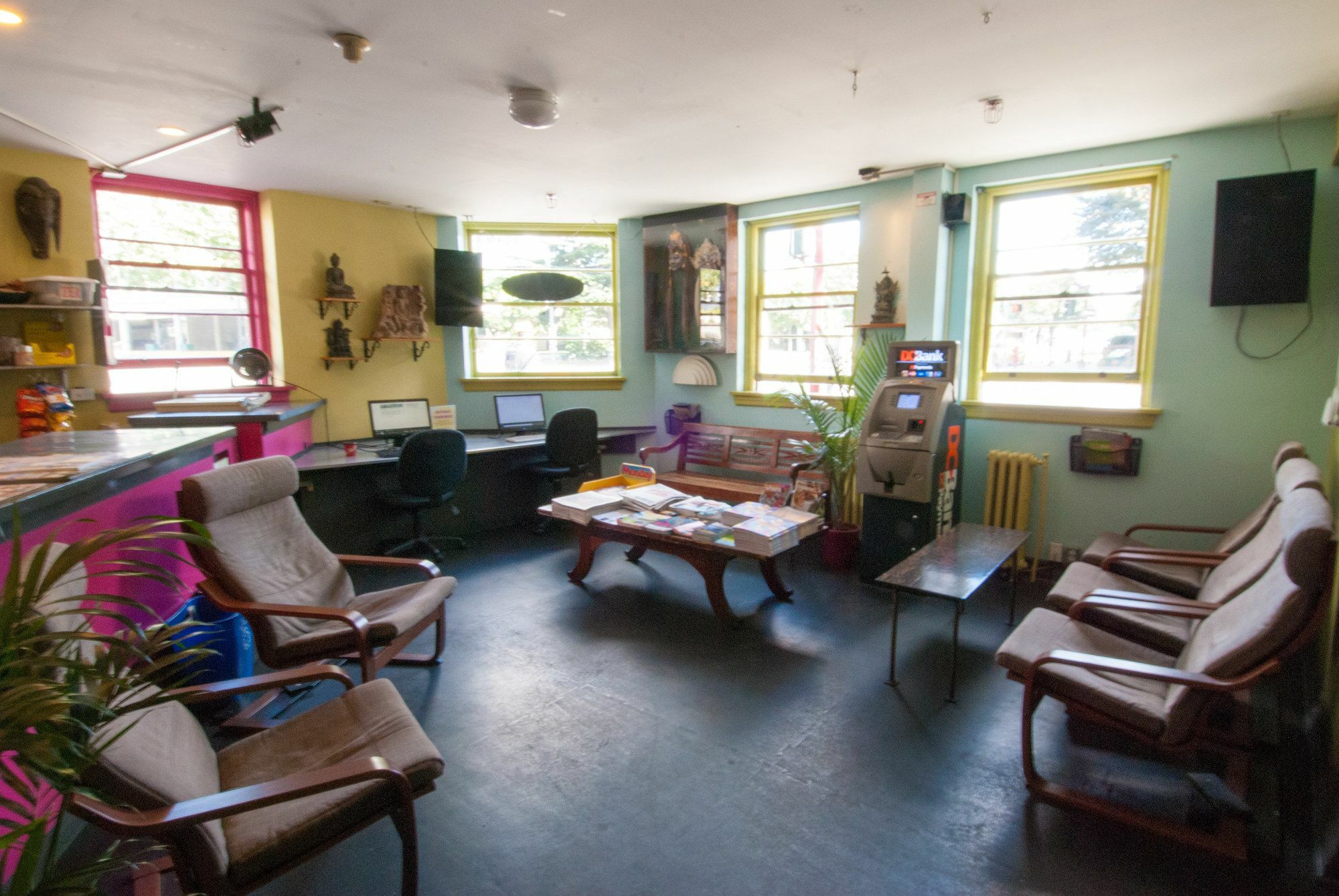 Ocean Island Inn | Backpackers | Suites Вікторія Екстер'єр фото