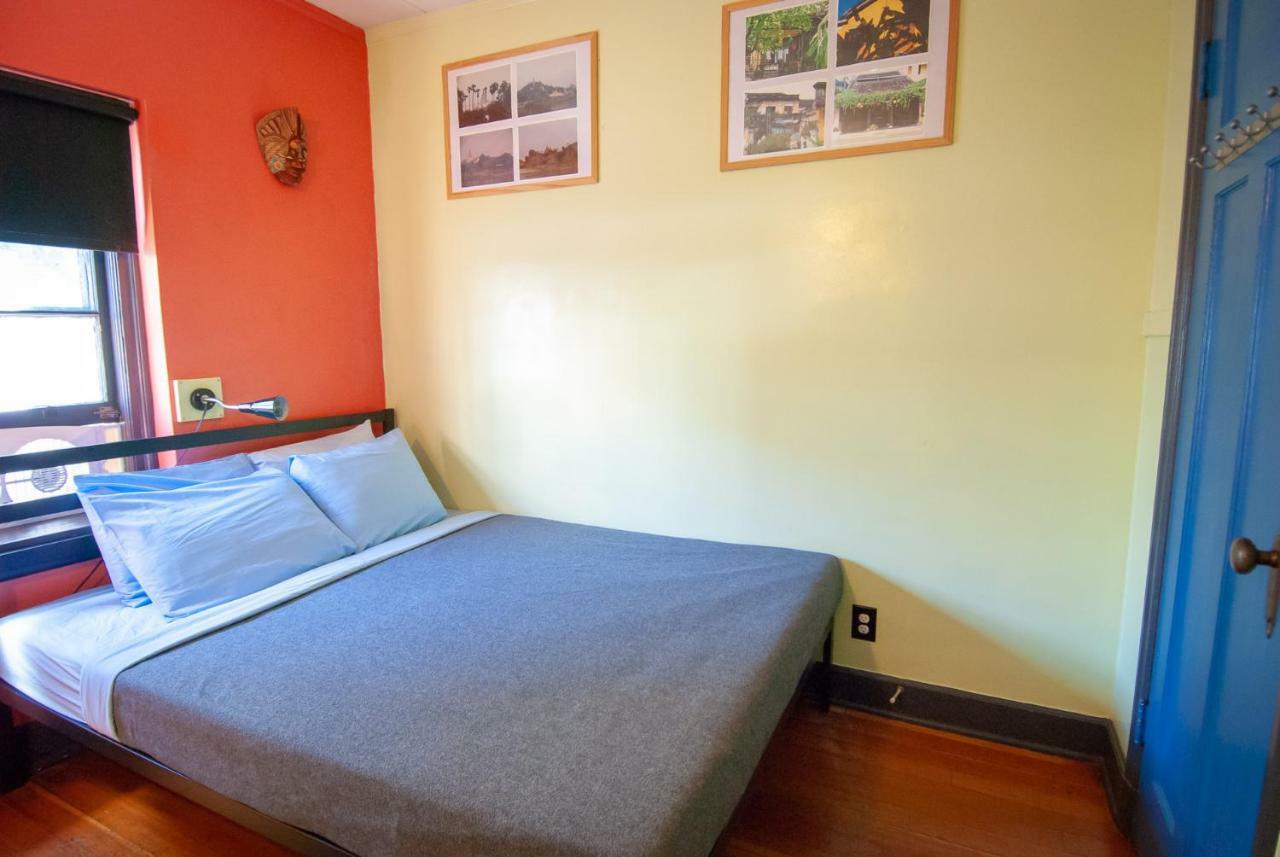 Ocean Island Inn | Backpackers | Suites Вікторія Номер фото